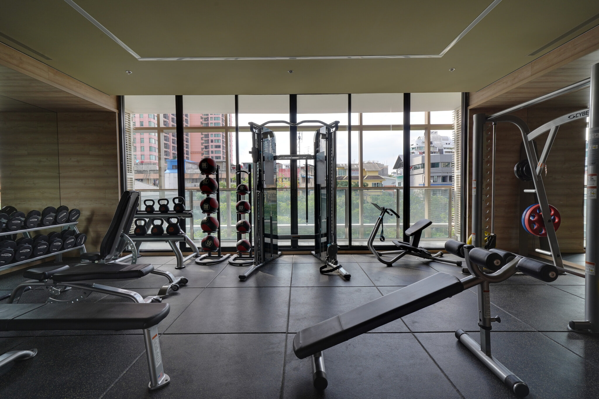 800 sqm Active Floor — gym, weights, yoga, boxing, table tennis